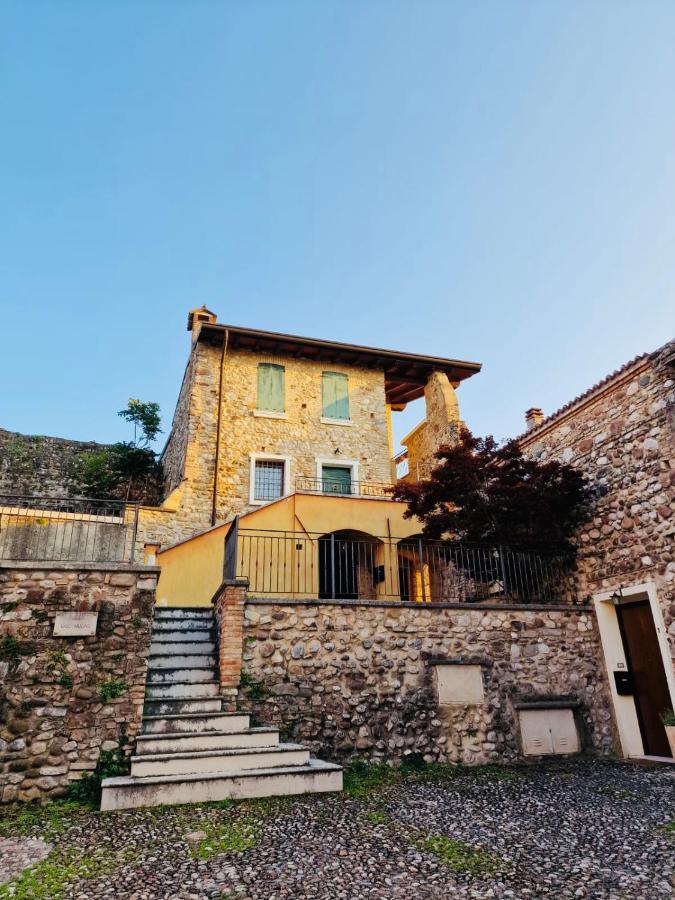 Thomas' Castle Apartment Pozzolengo Exterior photo