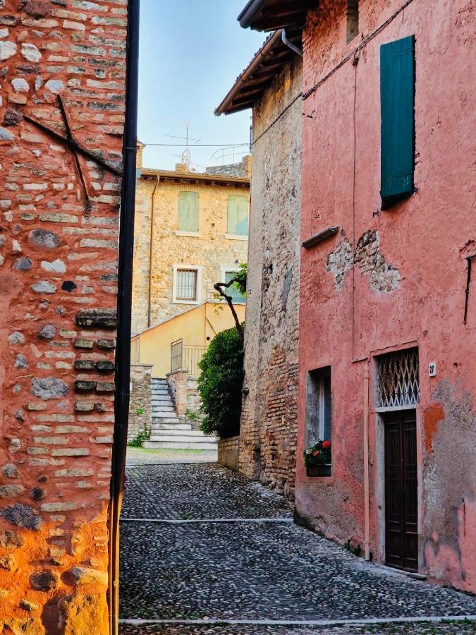 Thomas' Castle Apartment Pozzolengo Exterior photo
